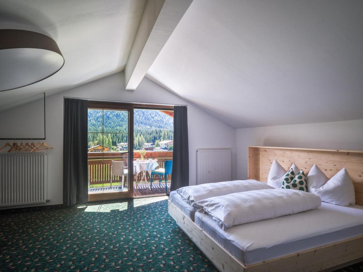 Design Apartments & Zimmer - Zugspitze Leutasch Exterior photo