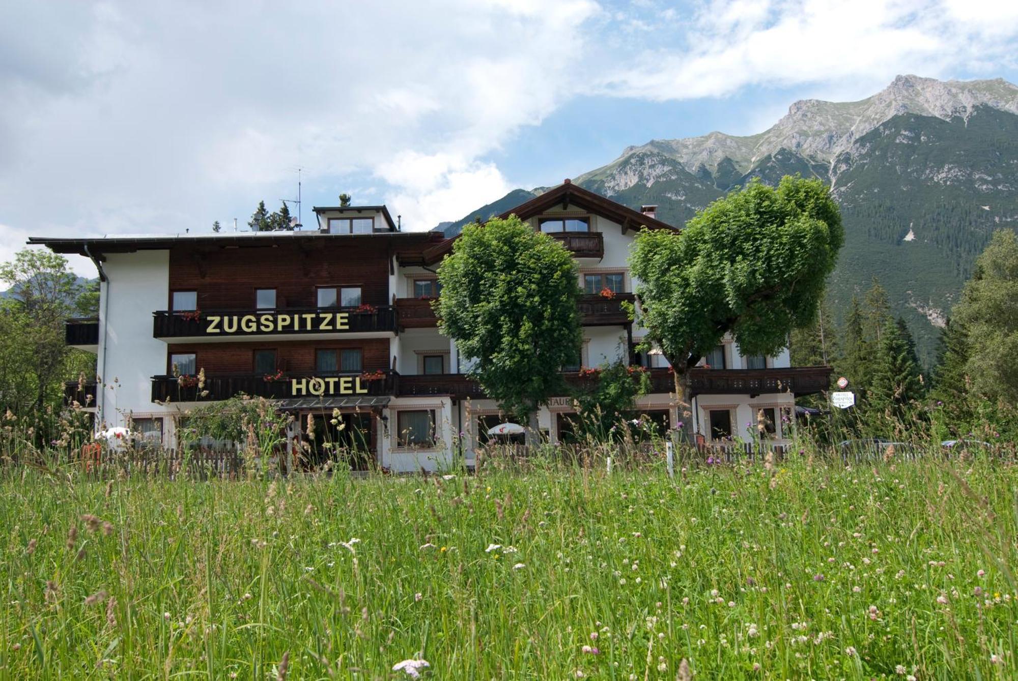 Design Apartments & Zimmer - Zugspitze Leutasch Exterior photo